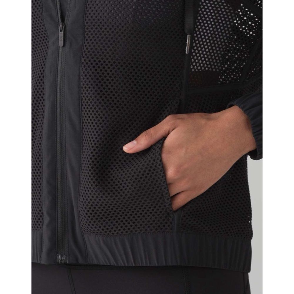 Lululemon Mesh On Mesh Jacket In Black Size 8 / L… - image 3